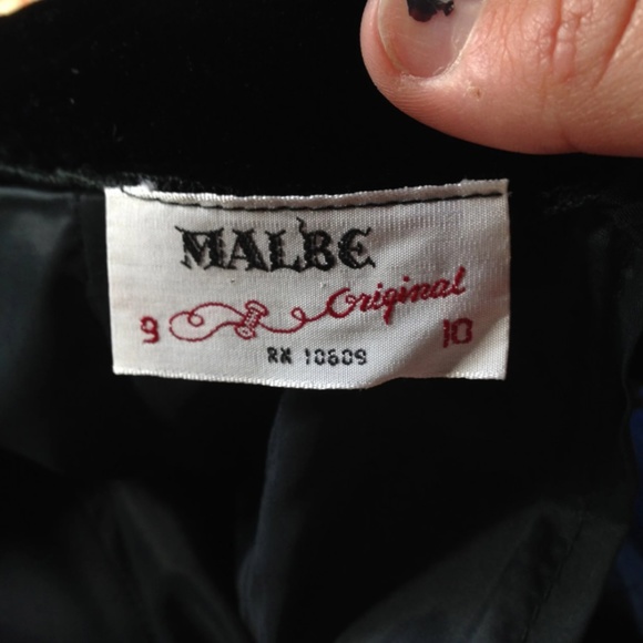 Late 70's Malbe Original Black Velvet Gauchos size 6 - Picture 2 of 4